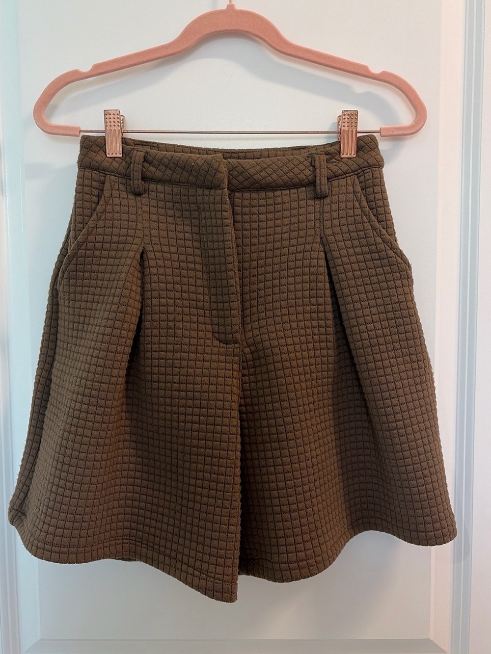 PrettyLittleThing Brown Quilted Shorts